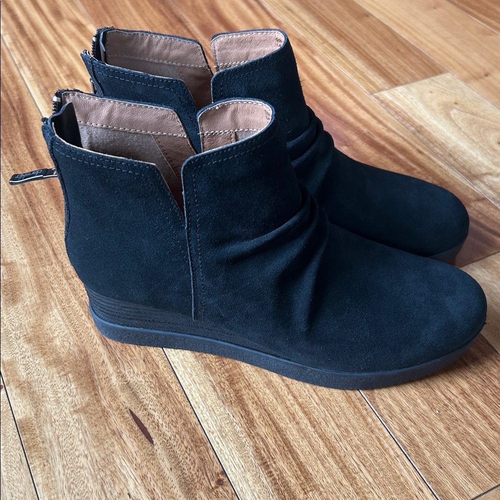 Dansko Black Suede Wedge Ankle Bootie with Back Zip